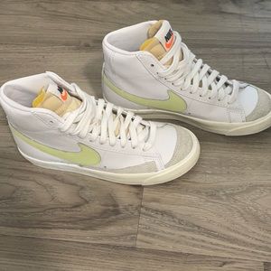 Nike Blazer Mid ‘77